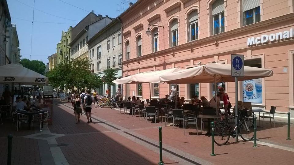 Sarahome4 Center Szeged Extérieur photo